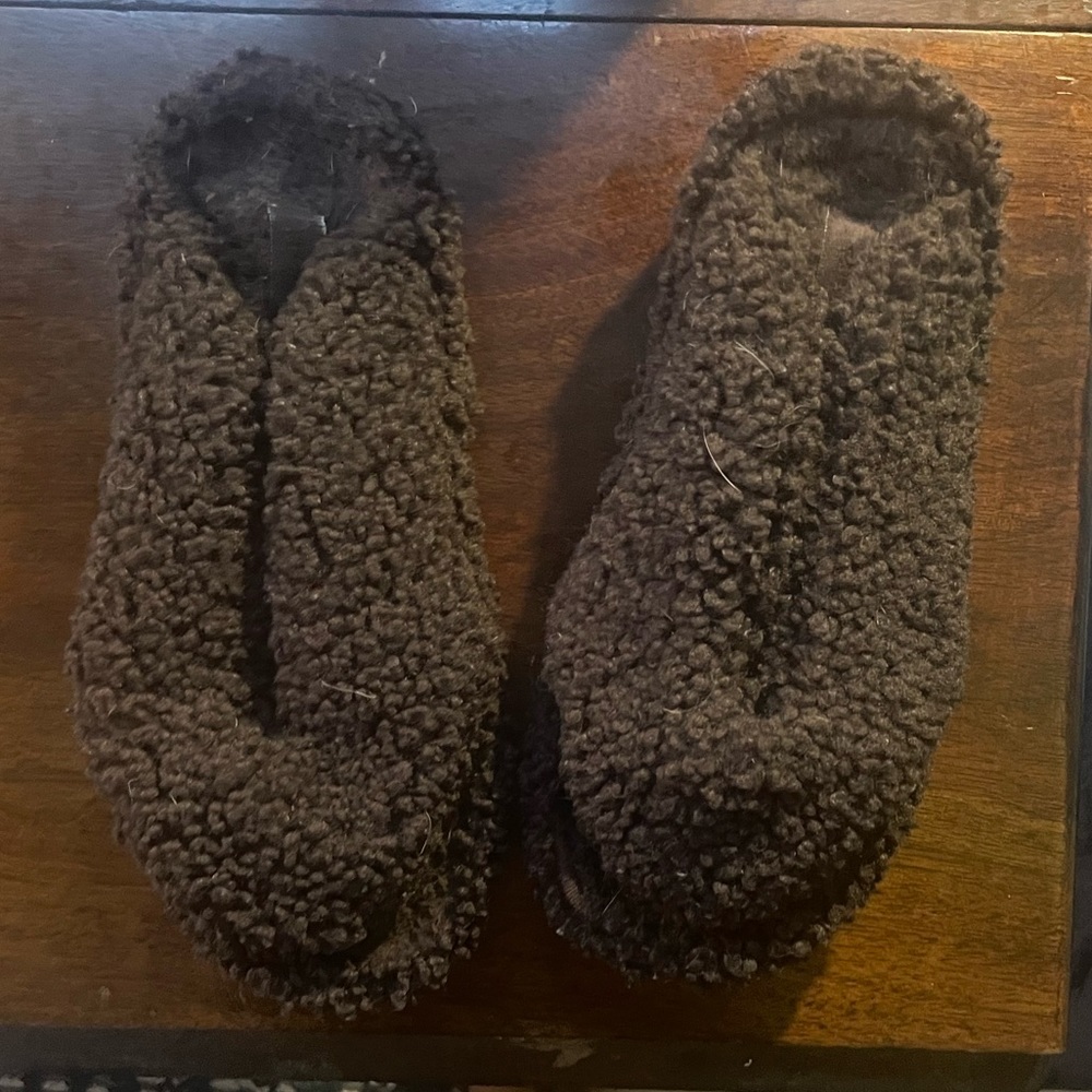 SKIMS Teddy slipper size 39 (8.5) espresso color